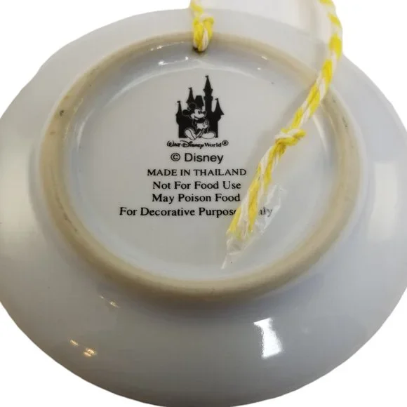 Walt Disney World Snow White “A kiss for Dopey" Mini Collectible Plate Ornament - Picture 3 of 6